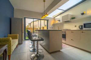 short-term rental means a fully equipped kitchen, enabling you to eat or snack when you want to